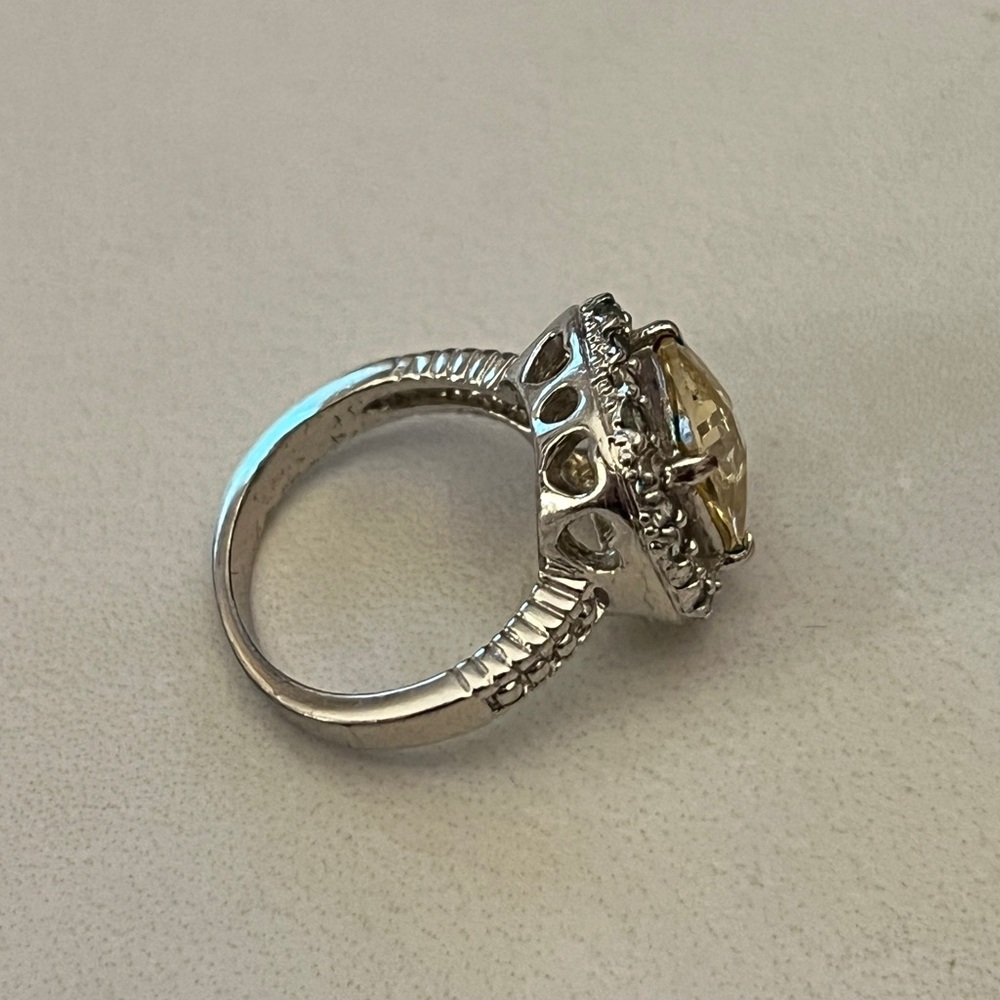 Elegant Silver and Yellow Gemstone Ring - Picture 9 of 9